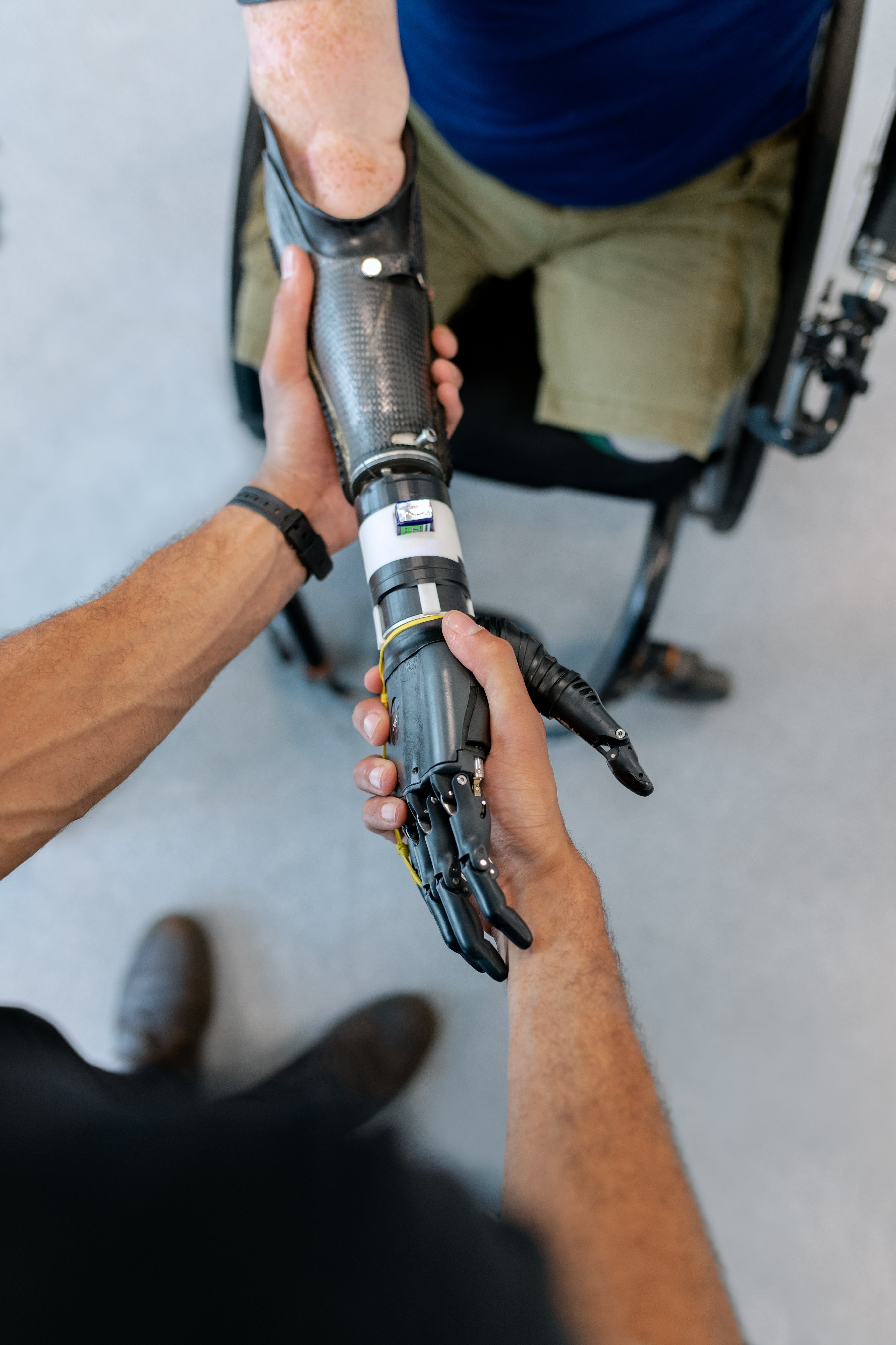 Handshake robot arm
